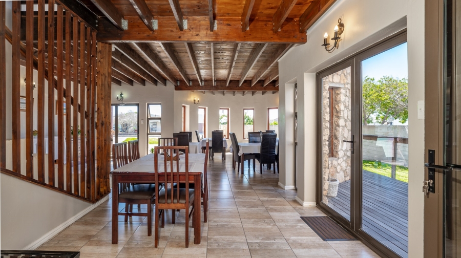 9 Bedroom Property for Sale in Struisbaai Western Cape